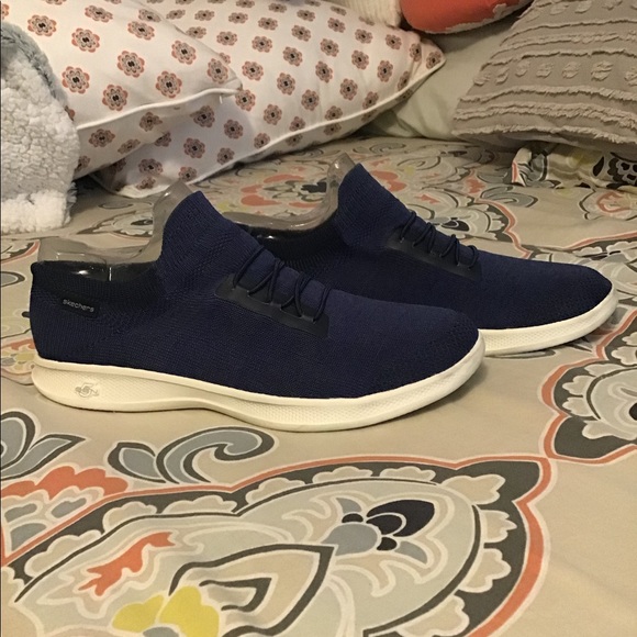 Skechers GO STEP LITE shoes only worn once! - Picture 2 of 3